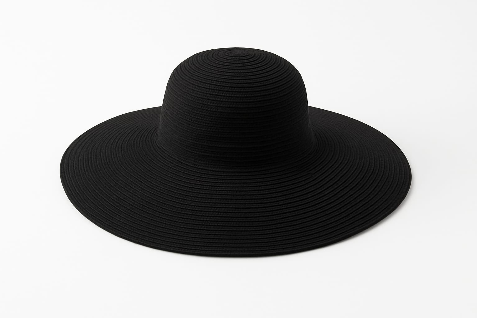 طاقية مصيف سوداء